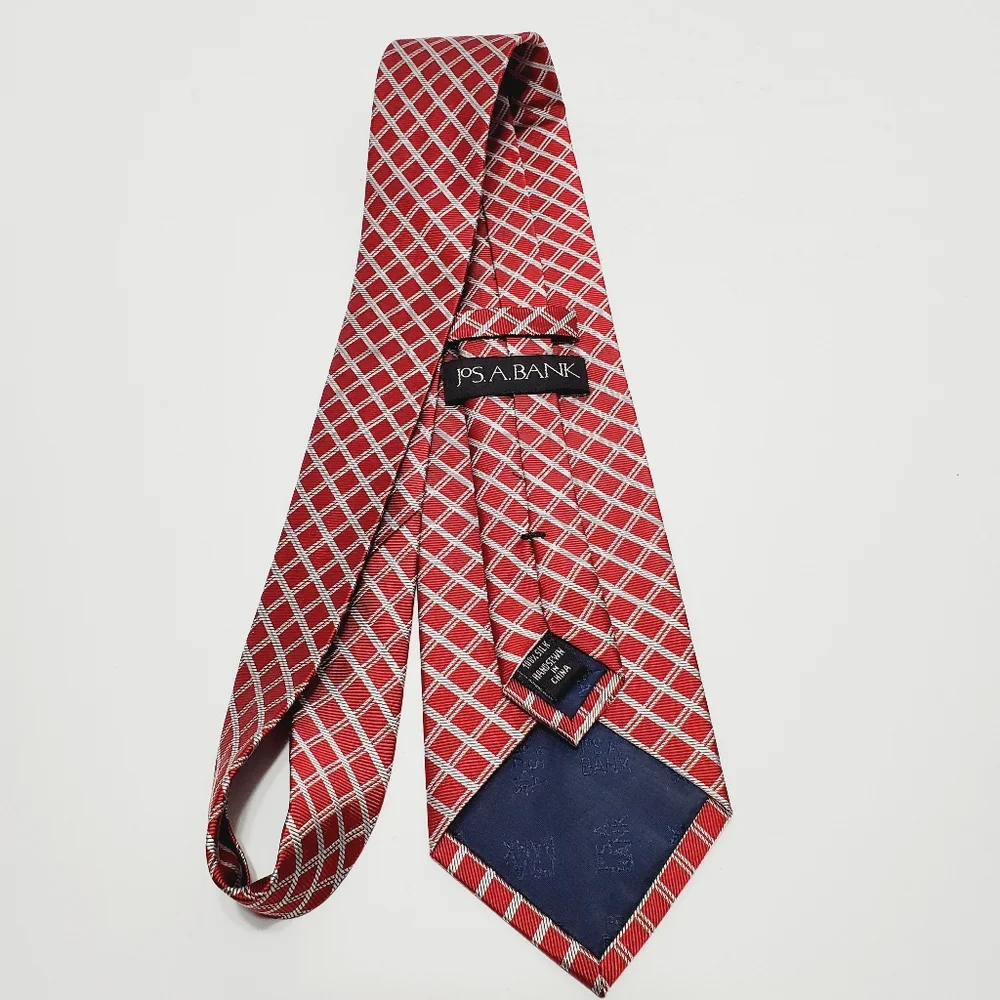 Jos. A. Bank Necktie Red & Silver Geometric Pattern Men's Repp Silk Neck Tie - Picture 5 of 5